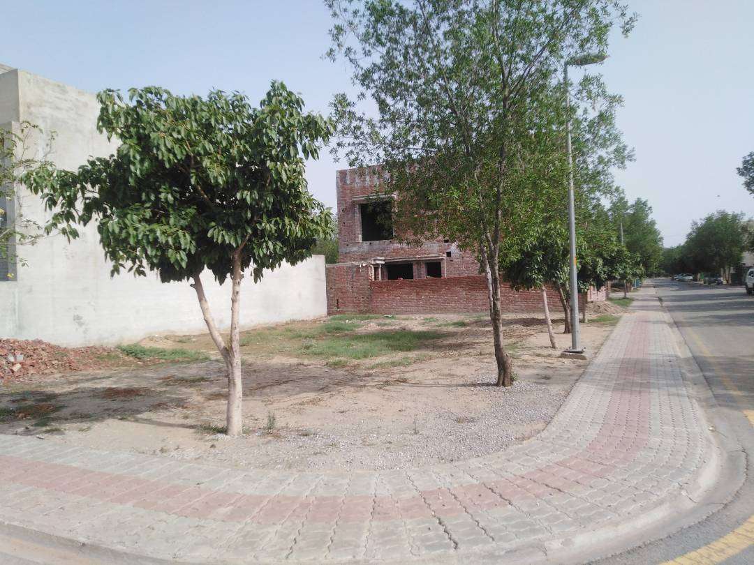 14 Marla Corner Residential Plot For Sale in Bahria Town Sector-E Lahore