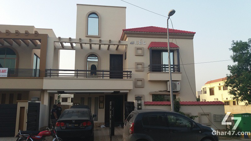 10 MARLA Furnished House, Chambelli Block Bahria Town Lahore