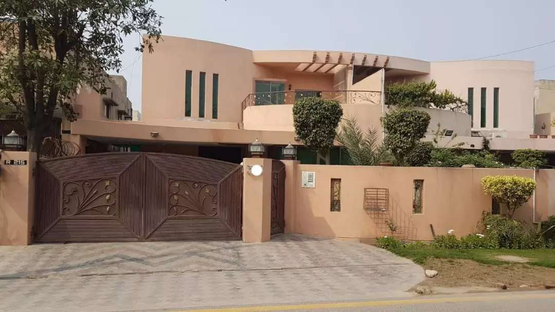 1 Kanal Upper Portion Is Available For Rent in Garden Town Lahore