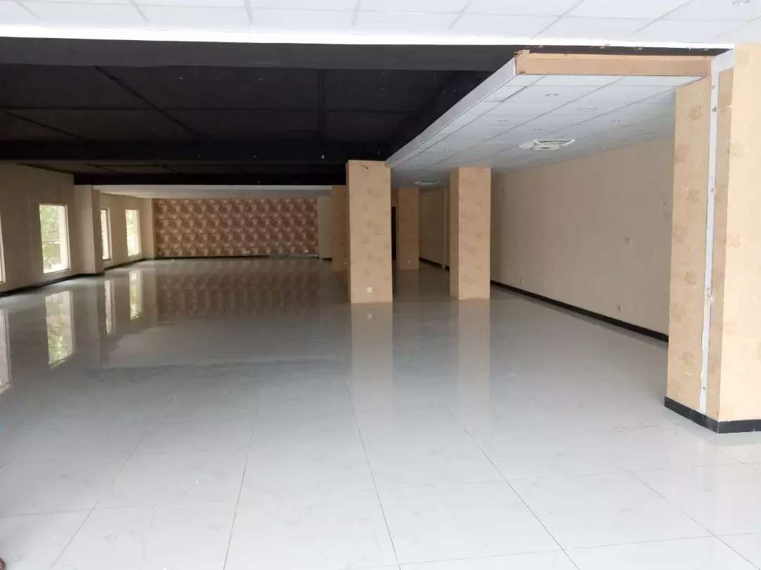 3700 sqft hall available for office use on rent in Gulberg III Lahore