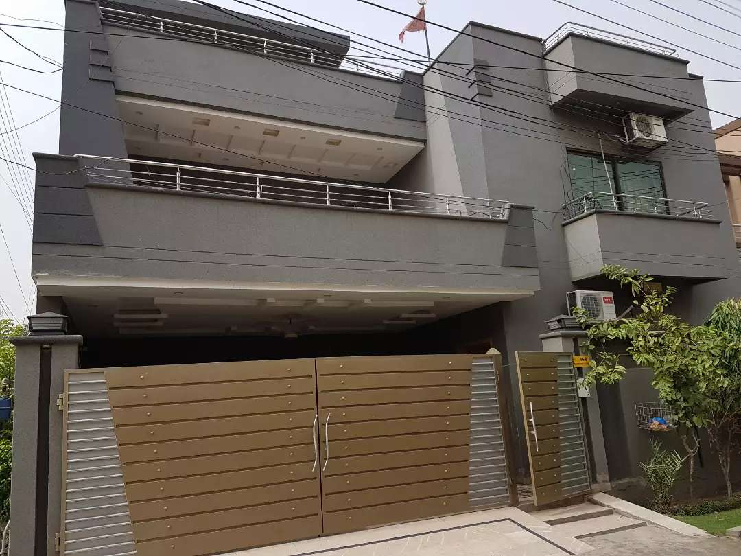 8 Marla Corner House For Sale in Military Accounts Housing Society Lahore