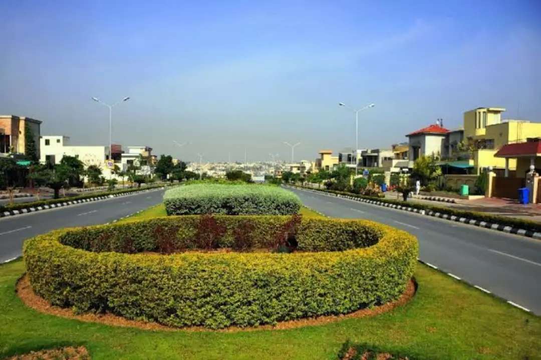 10 Marla Residential Plot for sale in Bahria Town Lahore