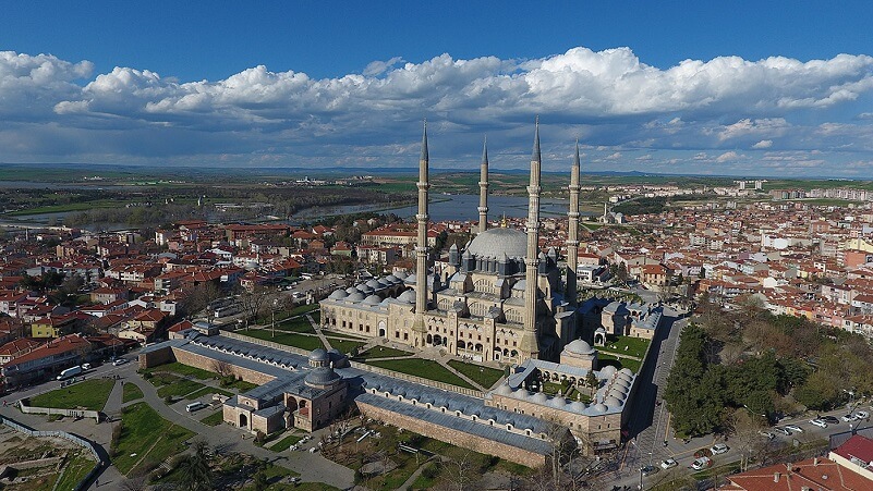 10 Most Amazingly Beautiful Mosques Worldwide in the World