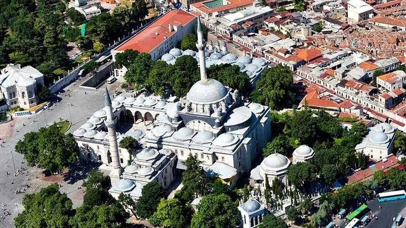 most beautiful mosques in istanbul 10 Most Amazingly Beautiful Mosques Worldwide