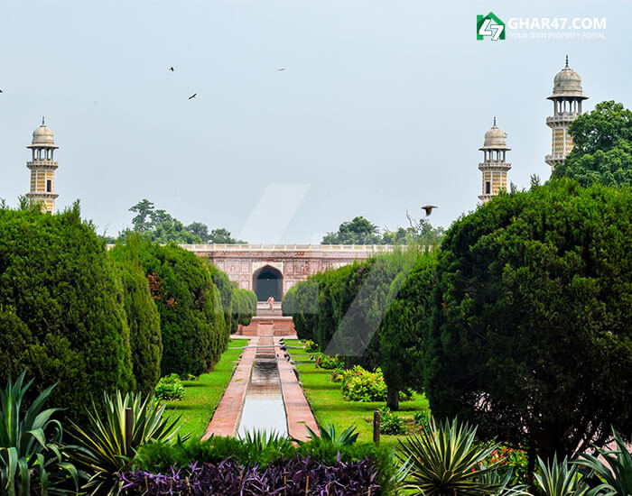 Beautiful Monuments built in the history of Lahore