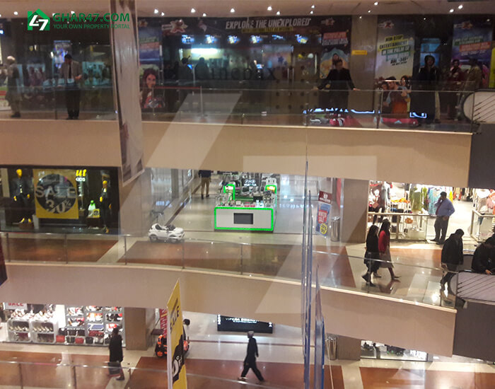 Shop in Square Mall in Fortress